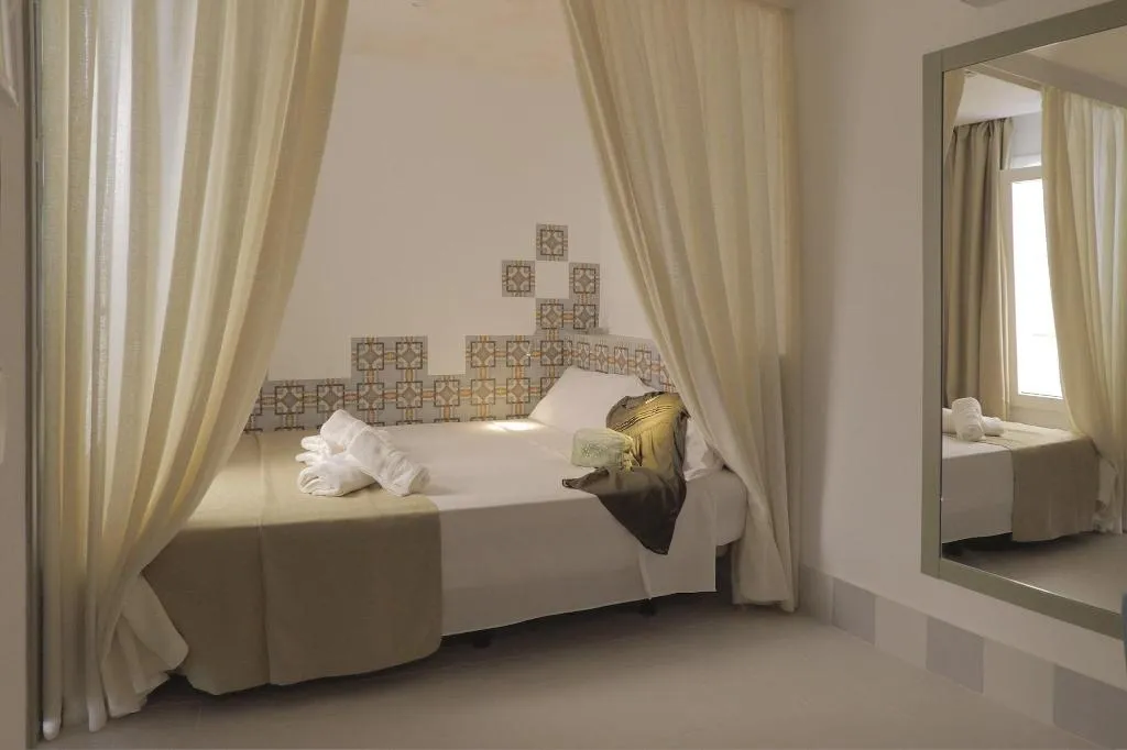 Room, Hostal Gravina, Costa De La Luz