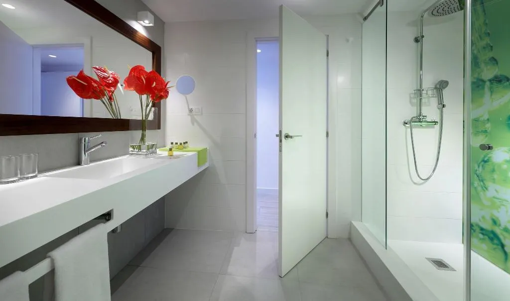 TRIPLE TWO BEDS Room, Hotel Garbi Ibiza & Spa, Ibiza