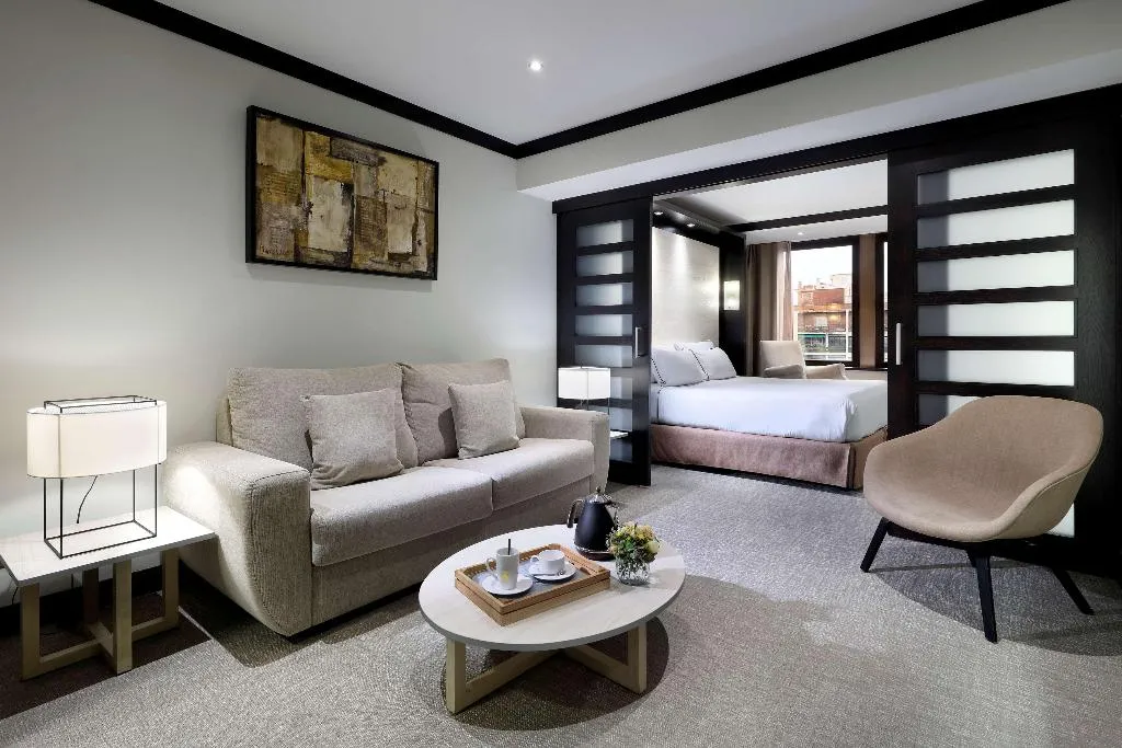 JUNIOR SUITE STANDARD Room, Melia Barcelona Sarria, Barcelona