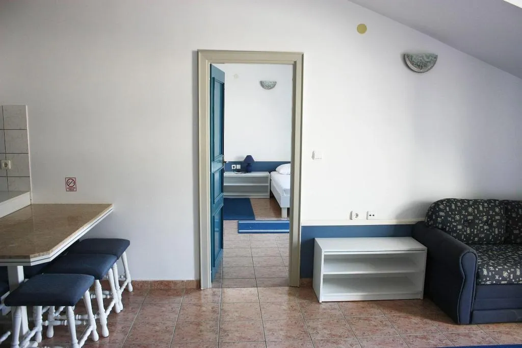 Room, Ivan, Split