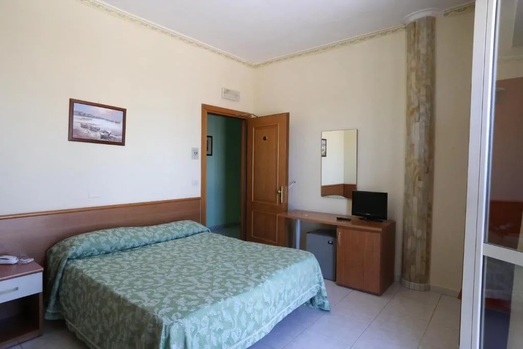 DOUBLE SINGLE USE STANDARD Room, Garden Hotel, Naples
