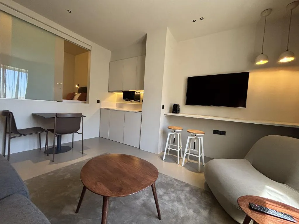APARTMENT SUPERIOR CAPACITY 3 Room, Senator Barcelona Apartments, Barcelona