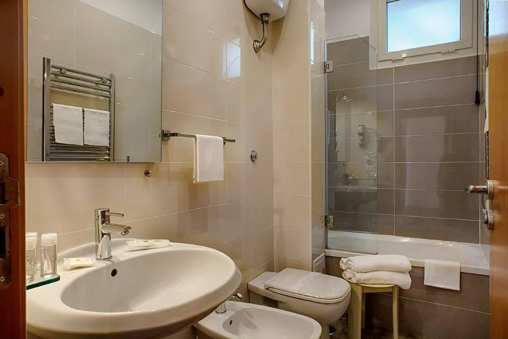 Room, American Hotel, Naples