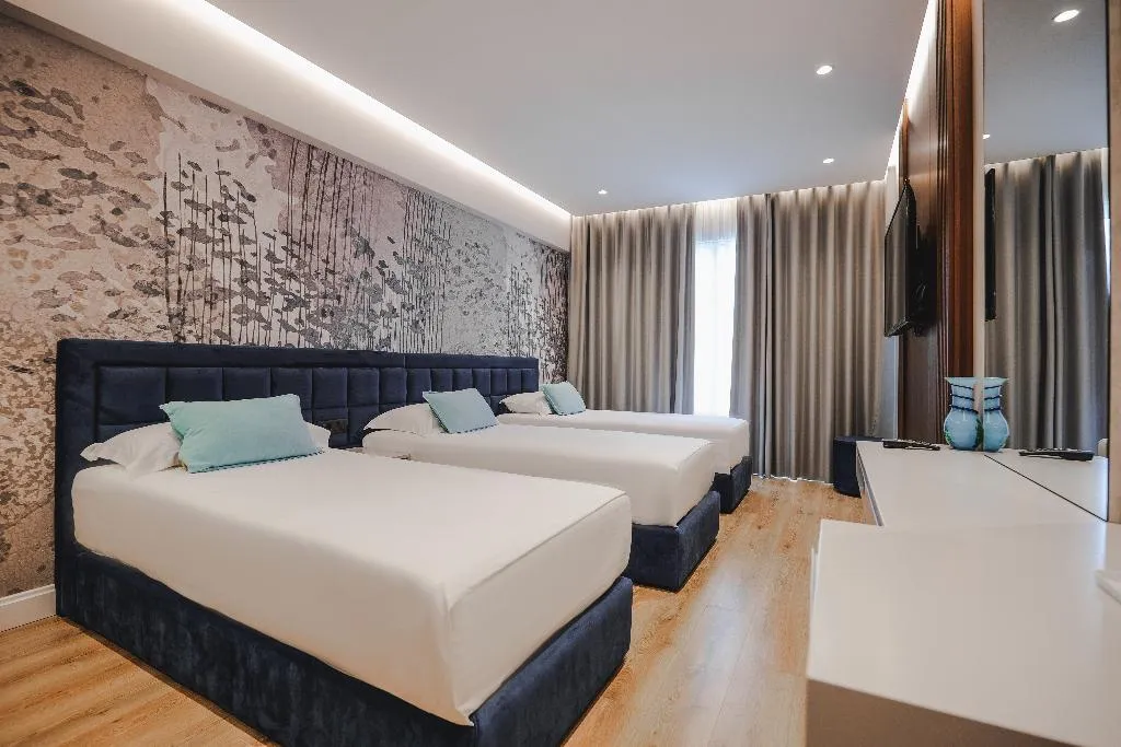 TRIPLE SEA VIEW WITH BALCONY Room, Hotel Oasis, Southern Albania