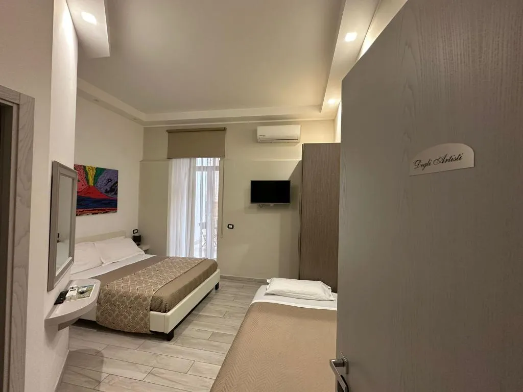 TRIPLE SUPERIOR WITH TERRACE Room, Residenza Suarez, Naples