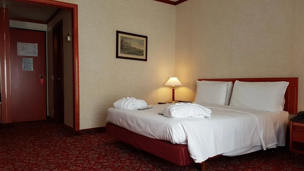 TRIPLE STANDARD Room, Russott, Venice