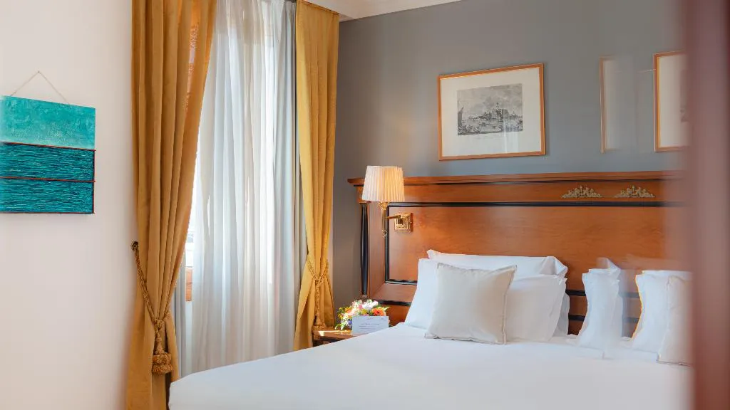 Double or Twin CLASSIC Room, All'Angelo Art Hotel, Venice