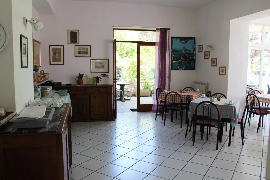 Lobby, Villa Cecilia, Naples