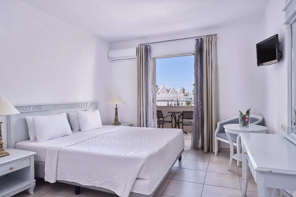 FAMILY ROOM TWO BEDROOMS Room, Sandy Beach Resort, Corfu