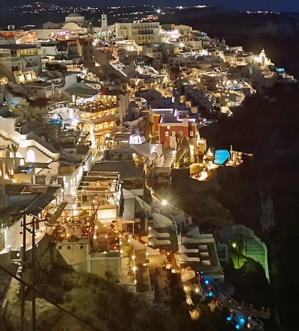 Sports and Entertainment, Pleasure Beachside Studios, Santorini