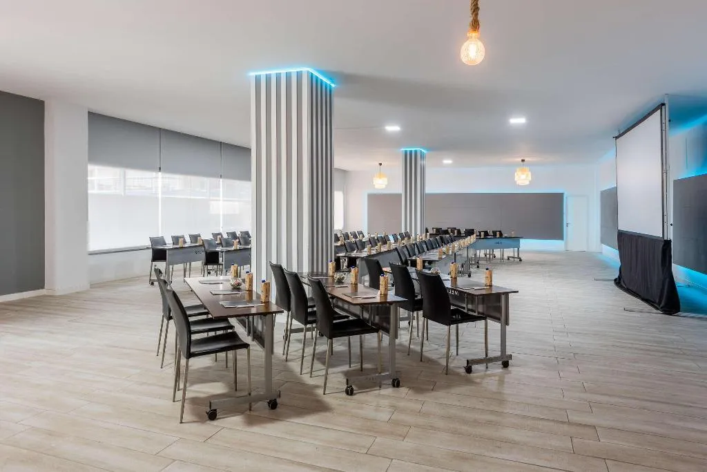 Conferences, Hotel Madrid Chamartín Affiliated by Meliá, Madrid