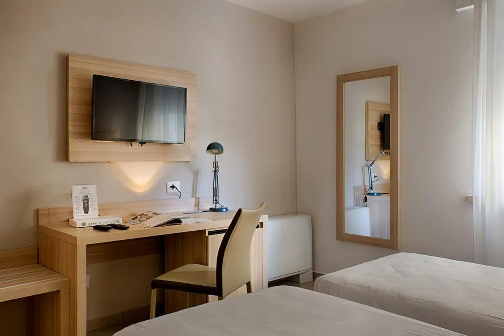 Room, American Hotel, Naples