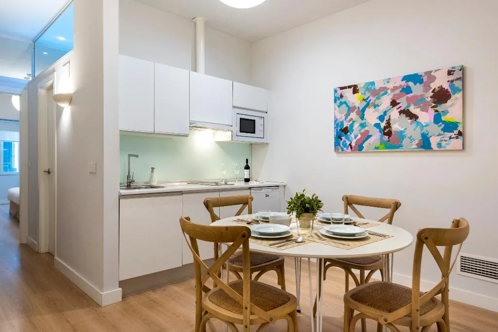 APARTMENT SUPERIOR CAPACITY 4 Room, Suites Sevilla Plaza, Seville