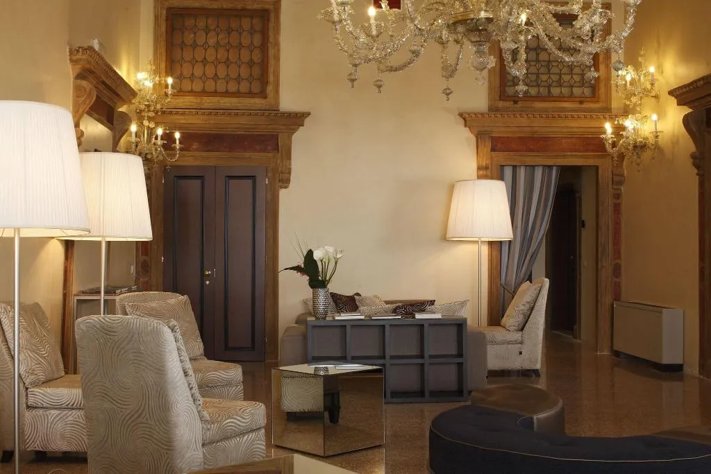 Lobby, Arcadia, Venice