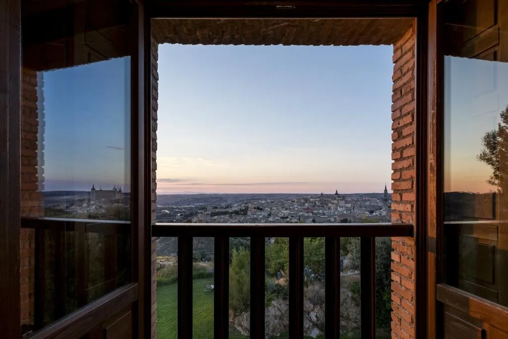 JUNIOR SUITE STANDARD Room, Parador de Toledo, Madrid