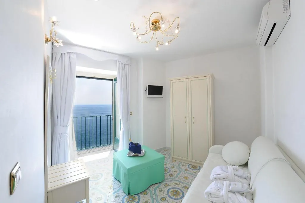 Room, Villa Maria Pia, Naples