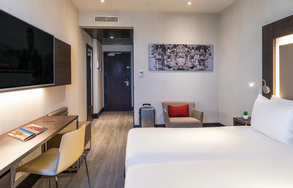 TWIN STANDARD Room, Novotel Madrid Center, Madrid