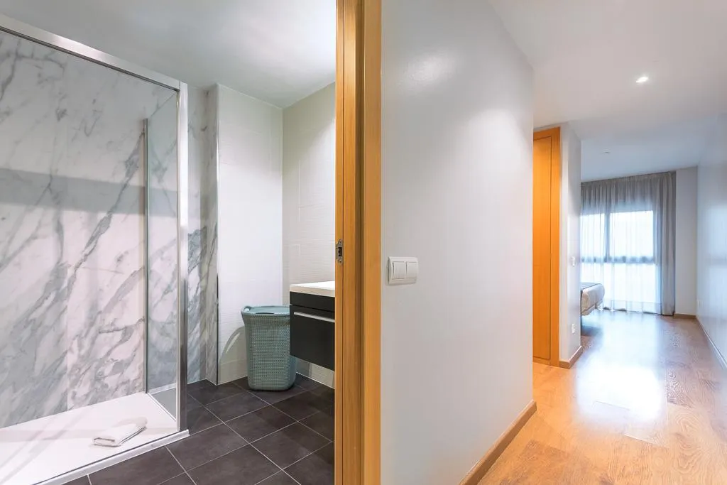 APARTMENT CAPACITY 8 FOUR BEDROOMS Room, Sensation Authentic Gracia, Barcelona
