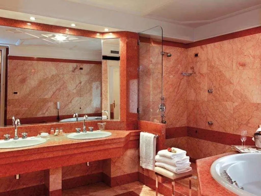 Room, Grand Hotel Santa Lucia, Naples