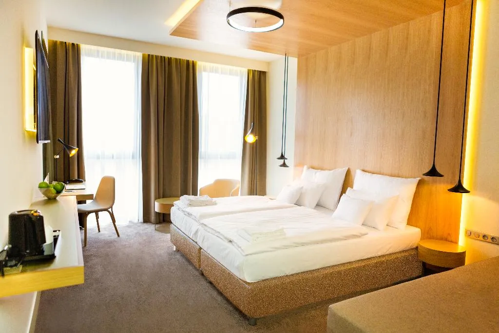 TRIPLE DELUXE Room, Hotel Golf Prague, Prague
