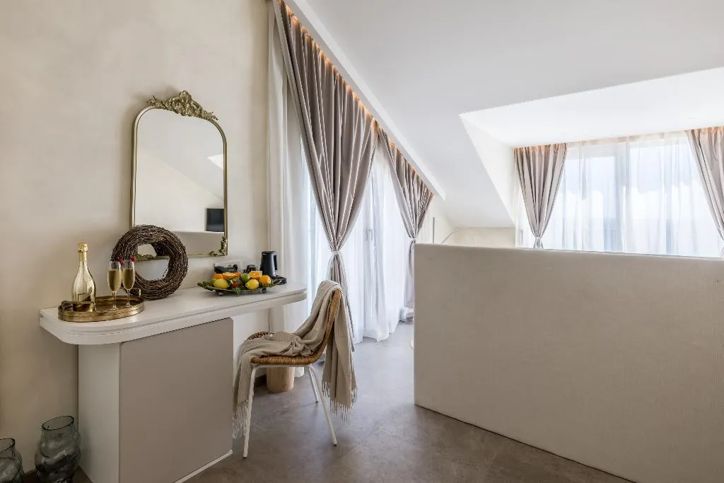 JUNIOR SUITE STANDARD Room, Hotel Aria, Split