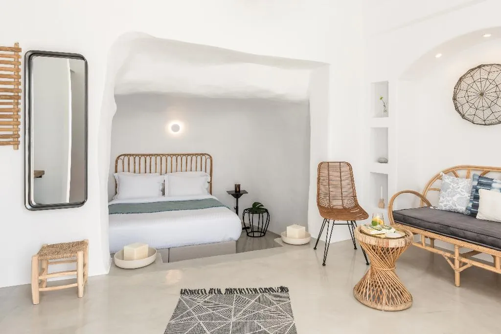 JUNIOR SUITE STANDARD Room, Cocoon Suites, Santorini