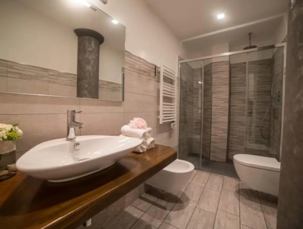 JUNIOR SUITE QUEEN SIZE BED Room, Tigullio Hotel et de Milan, Cagliari