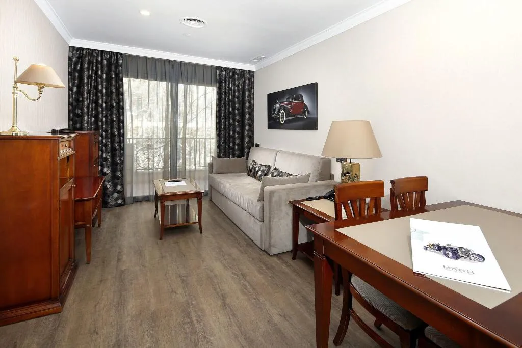 APARTMENT CAPACITY 3 Room, Hispanos 7 Suiza Apartament-Restaurant, Barcelona