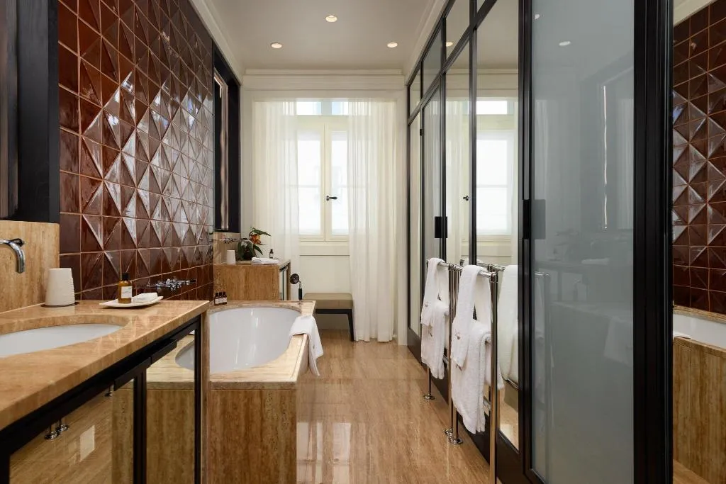 SUITE KING SIZE BED Room, Bairro Alto, Lisbon