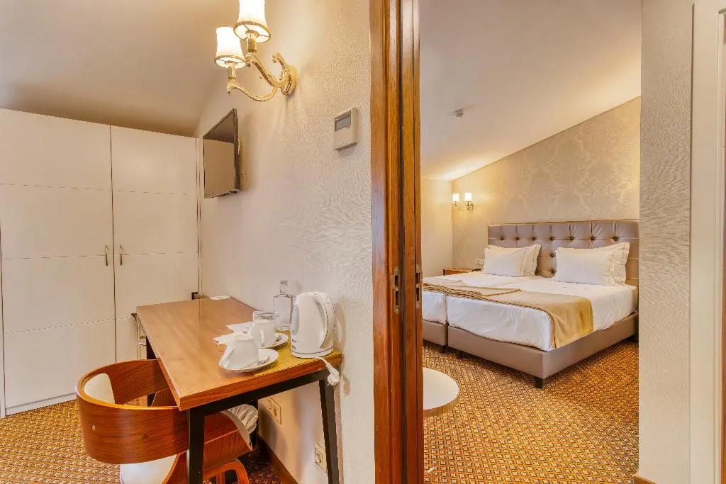 FAMILY ROOM STANDARD Room, Hotel Lis Batalha, Porto
