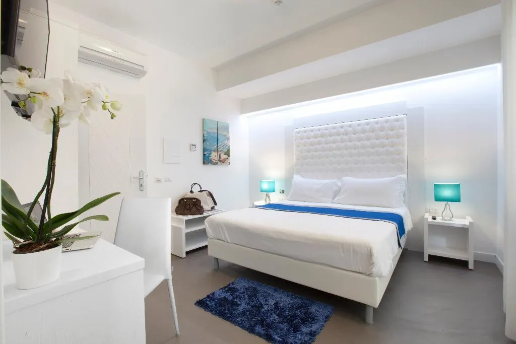 DOUBLE CLASSIC Room, Tasso Suites, Naples