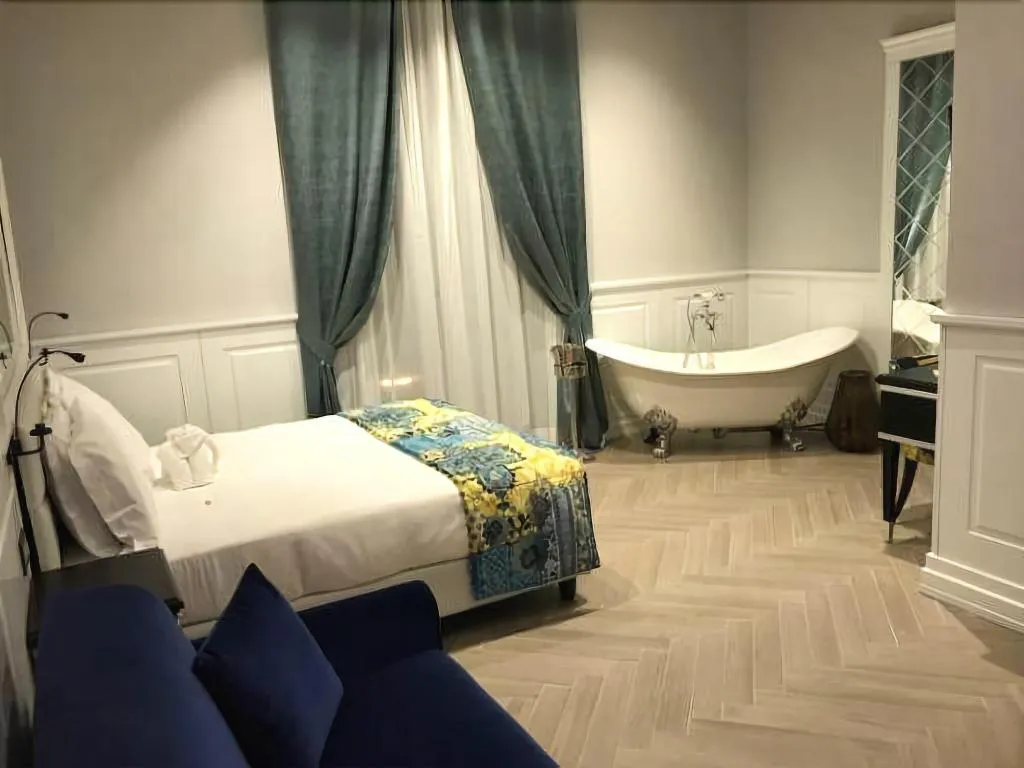 General view, Relais Piazza Vittoria, Naples