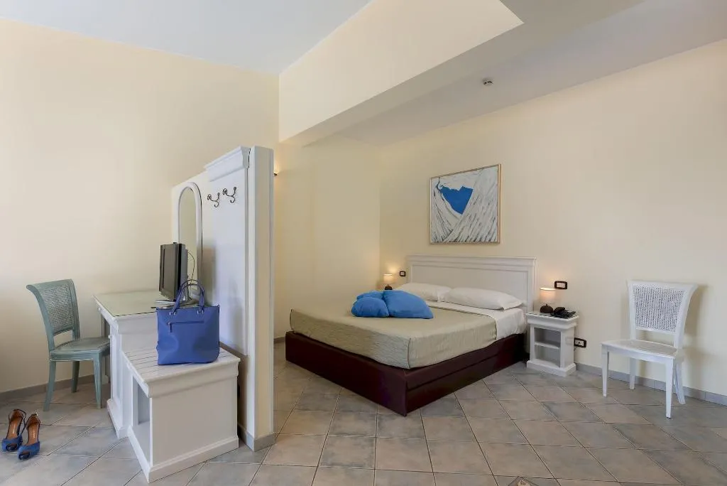Room, Riviera, Palermo
