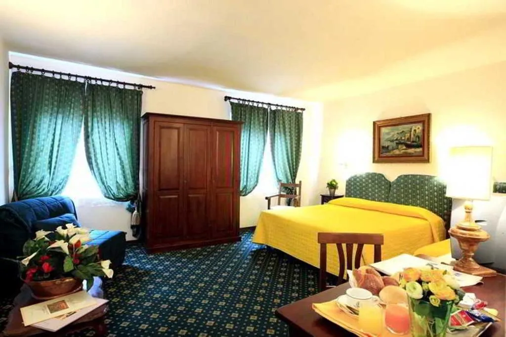 DOUBLE CLASSIC Room, Hotel San Giorgio & Olimpic, Florence