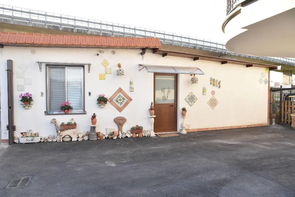 Room, B&B Le Cycas, Naples
