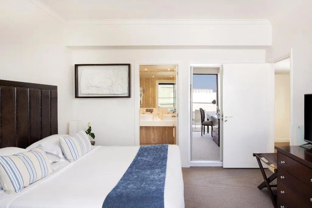 SUITE DELUXE SEA VIEW Room, Grecian Bay, Cyprus