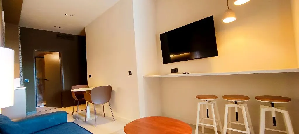 APARTMENT SUPERIOR WITH TERRACE Room, Senator Barcelona Apartments, Barcelona
