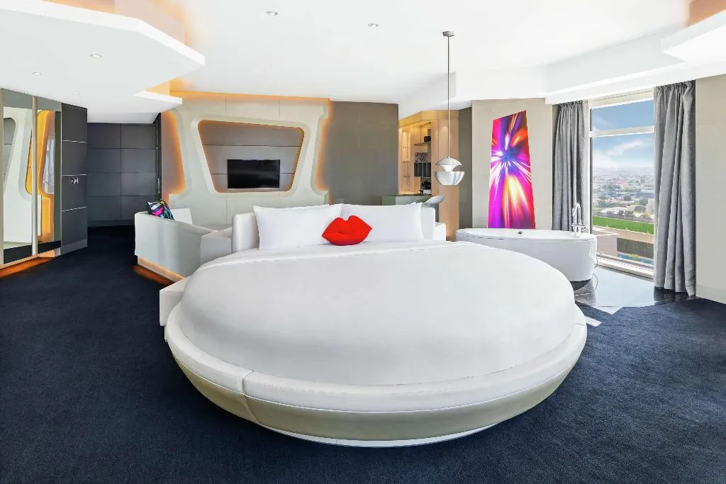 SUITE STANDARD Room, V Hotel Dubai, Curio Collection by Hilton, Dubai