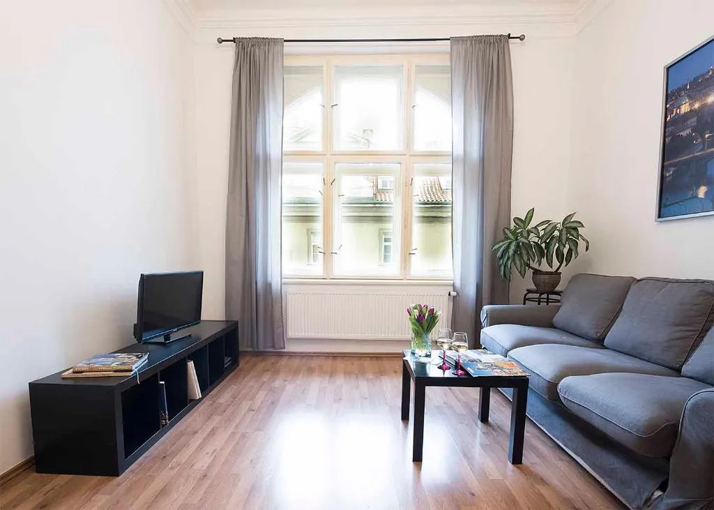 APARTMENT TWO BEDROOMS ONE BATHROOM Room, Royal Road Residence, Prague