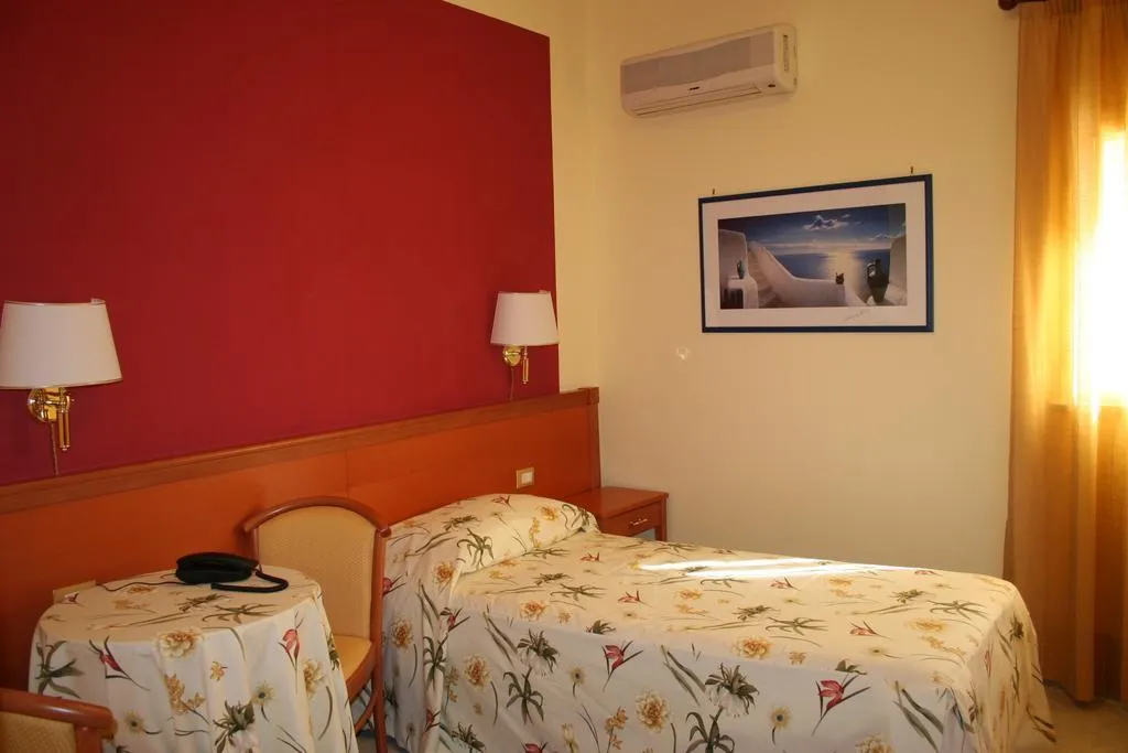 SINGLE STANDARD Room, Hotel d'Orleans, Palermo