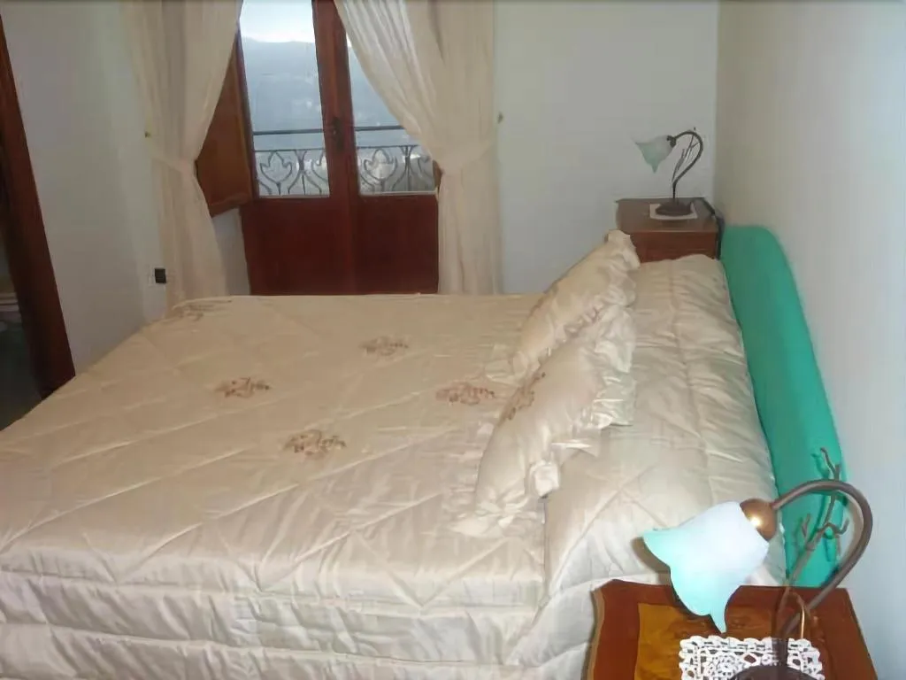Room, B&B Puntaferano, Naples
