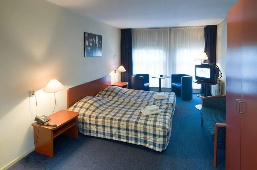 Double or Twin WITH DOUBLE BED Room, Prins Hendrik, Amsterdam