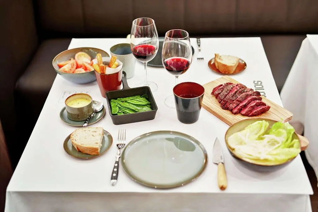 Restaurant, Alexandra Barcelona, Curio Collection by Hilton, Barcelona