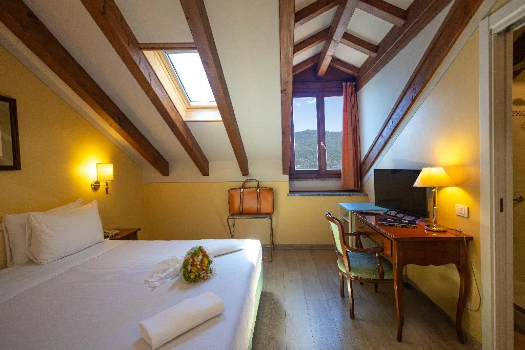 Double or Twin LAKE VIEW Room, LVG Hotel Collection - Hotel Pallanza, Milan