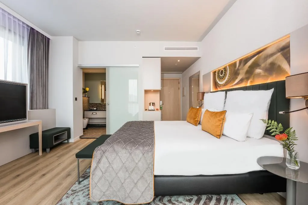 DOUBLE DELUXE Room, Leonardo Royal Hotel Barcelona Fira, Barcelona