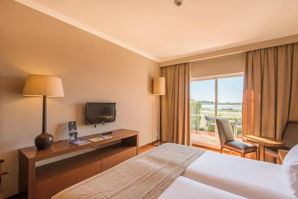 SINGLE RIVER VIEW Room, Vila Gale Albacora, Algarve