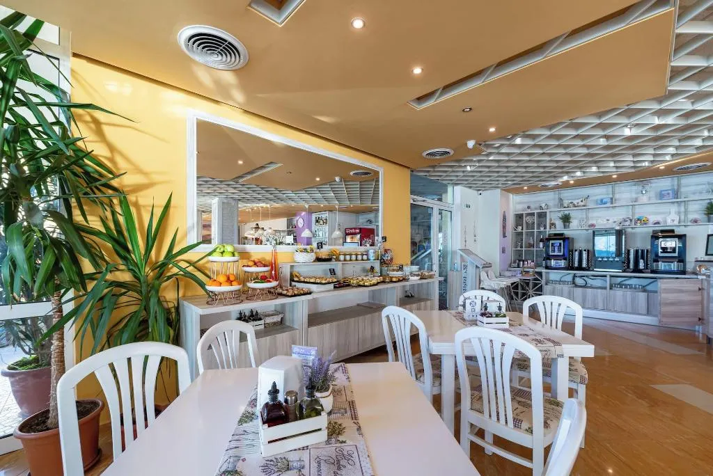 Restaurant, Aphrodite Beach Hotel, Bourgas