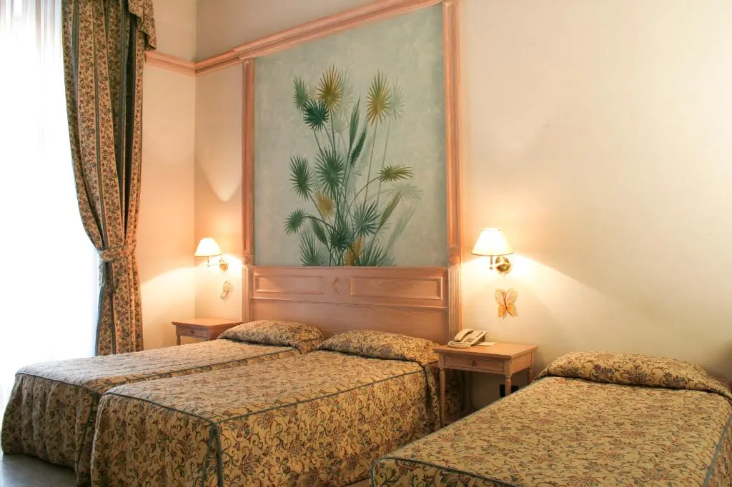 TRIPLE CLASSIC Room, De la Ville, Rome