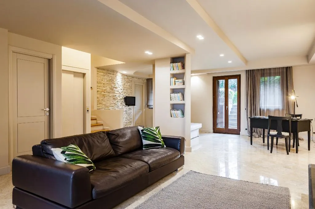 VILLA FIVE BEDROOMS Room, The Villa by Ferrini Home, Catania