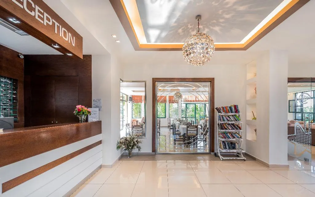 Lobby, Oscar, Zante